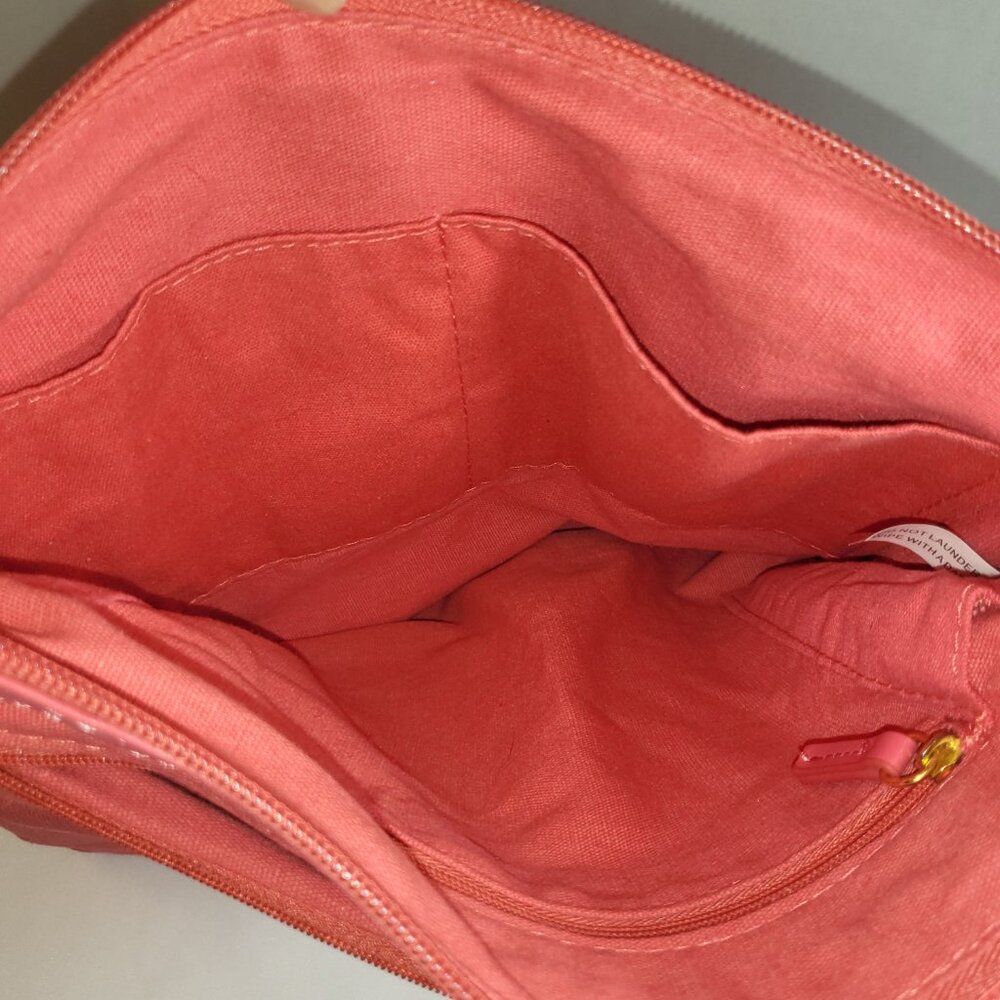 Joy & Iman Large Red Leather Tassel Tote with Wristlet and Removeable Insert - Picture 13 of 16